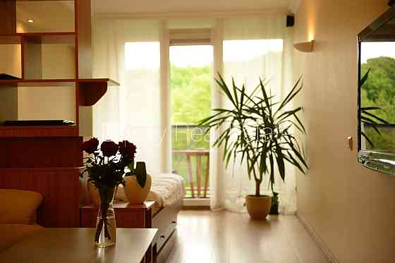 Новостройка, фасадный дом, благоустроенная озеленённая территория, Rīga