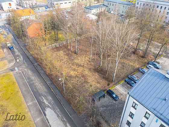 Pārdodu apbūves zemesgabalu Rīgas centra tuvumā.
Pārdošanā perspektīvs apbūves zemesgabals 1997 m pl Rīga