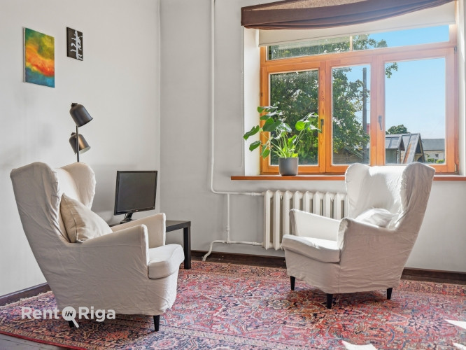 Large, bright two-room apartment.  The apartment features a very spacious 30 sqm living room combine Рига - изображение 8