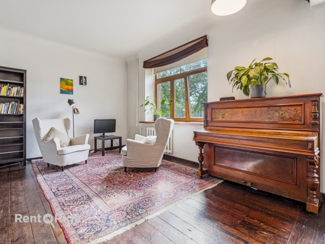 Large, bright two-room apartment.  The apartment features a very spacious 30 sqm living room combine Рига - изображение 7