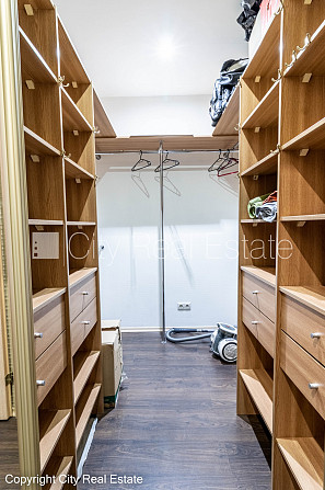 Pagalma māja, renovēta māja, slēgts pagalms, bezmaksas stāvvieta pagalmā, ieeja no pagalma, Rīga - foto 16