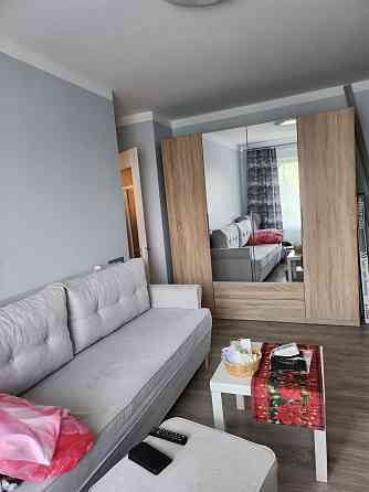 Īpašnieks pārdod gaišu, 68 m² dzīvokli, tajā skaitā plaša lodžija - 7, 1 m². 3 izolētas istabas, ... Рига