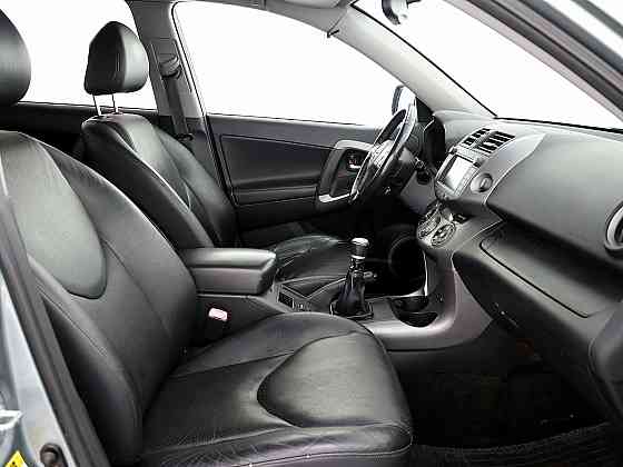 Toyota RAV4 Luxury 2.2 D-CAT 130kW Tallina
