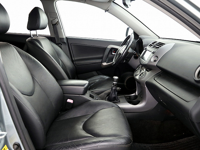 Toyota RAV4 Luxury 2.2 D-CAT 130kW Tallina - foto 6