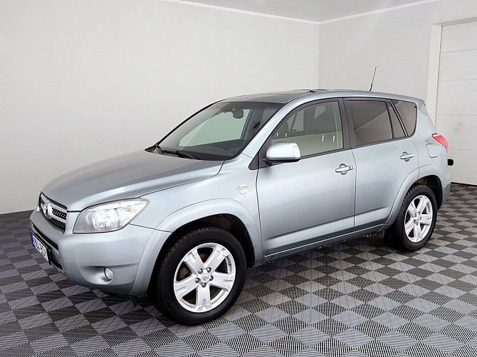 Toyota RAV4 Luxury 2.2 D-CAT 130kW Tallina - foto 2