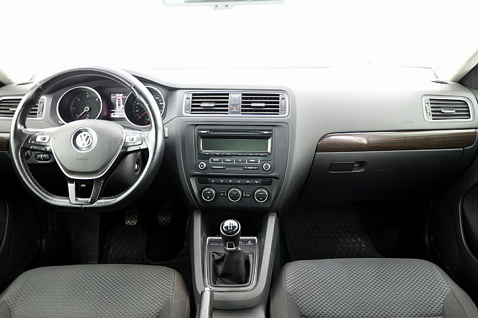 Volkswagen Jetta Comfortline Facelift 2.0 TDI 81kW Tallina - foto 5