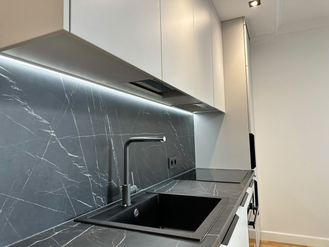 Izīrē mājīgu un funkcionālu 2 istabu dzīvokli renovētā mājā   Māja pilnībā renovēta Rīga - foto 6