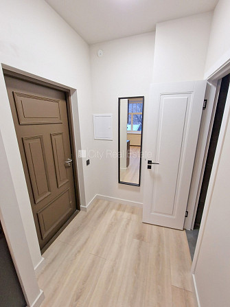 Fasādes māja, renovēta māja, slēgts pagalms, ieeja no ielas, ir lifts, kāpņu telpa pēc Rīga - foto 14