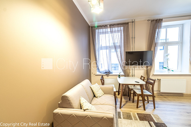 Fasādes māja, labiekārtota apzaļumota teritorija, vieta automašīnai, luksuss apartamenti , Rīga - foto 4