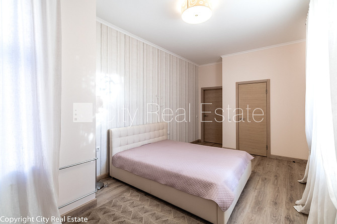 Fasādes māja, labiekārtota apzaļumota teritorija, vieta automašīnai, luksuss apartamenti , Rīga - foto 11