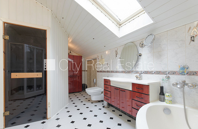 Fasādes māja, slēgts pagalms, vieta automašīnai, ir lifts, balkons, sauna, logi vērsti mājas Rīga - foto 20