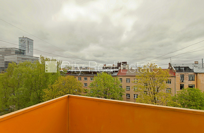 Fasādes māja, slēgts pagalms, vieta automašīnai, ir lifts, balkons, sauna, logi vērsti mājas Rīga - foto 13
