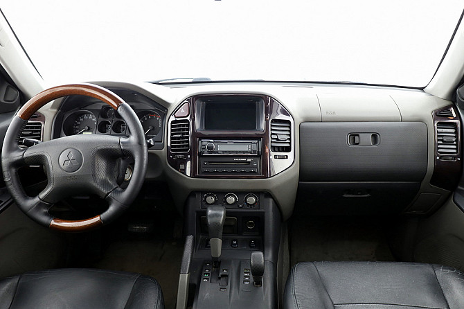 Mitsubishi Pajero Luxury ATM 3.2 Di-D 118kW Tallina - foto 5
