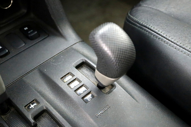 Mitsubishi Pajero Luxury ATM 3.2 Di-D 118kW Tallina - foto 8