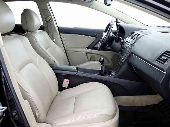Toyota Avensis Luxury 2.2 D-CAT 130kW Tallina