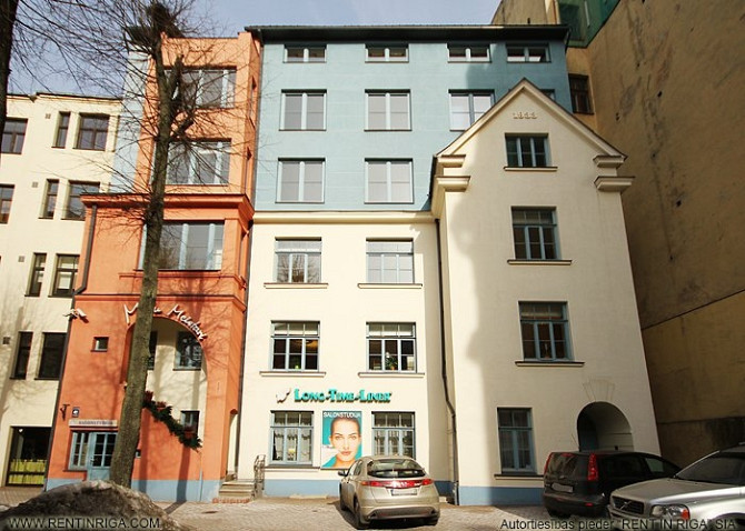 Birojs Centrā, sakoptā- renovētā pagalma ēkā.   + 5. un 6. stāvā (lifta nav).  - 5. stāvā Rīga - foto 1