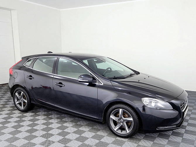 Volvo V40 Momemtum 1.6 D4 84kW Tallina - foto 1