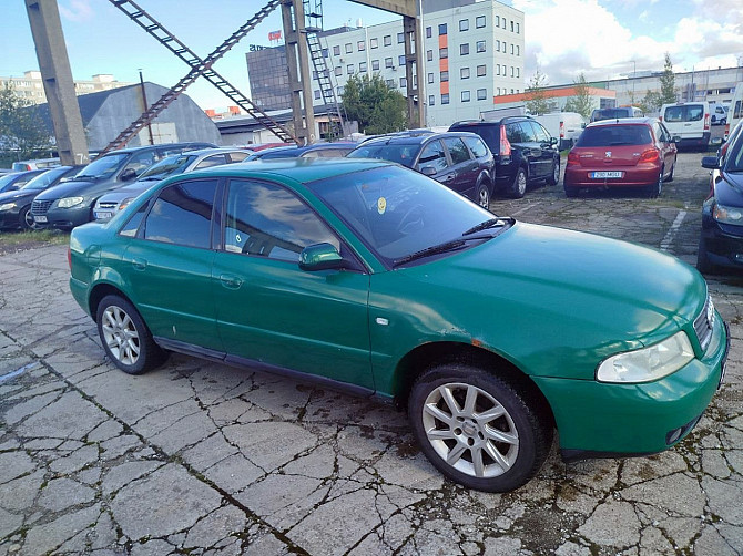 Audi A4 Comfortline Facelift 1.6 74kW Tallina - foto 1