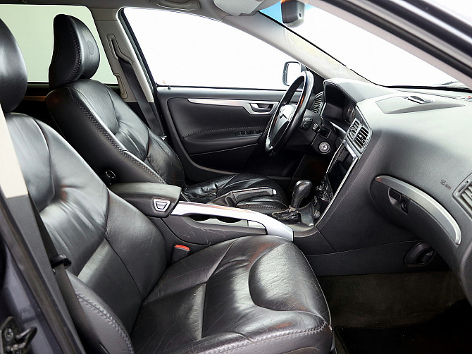 Volvo XC70 Summum Facelift ATM 2.4 D5 136kW Tallina - foto 6
