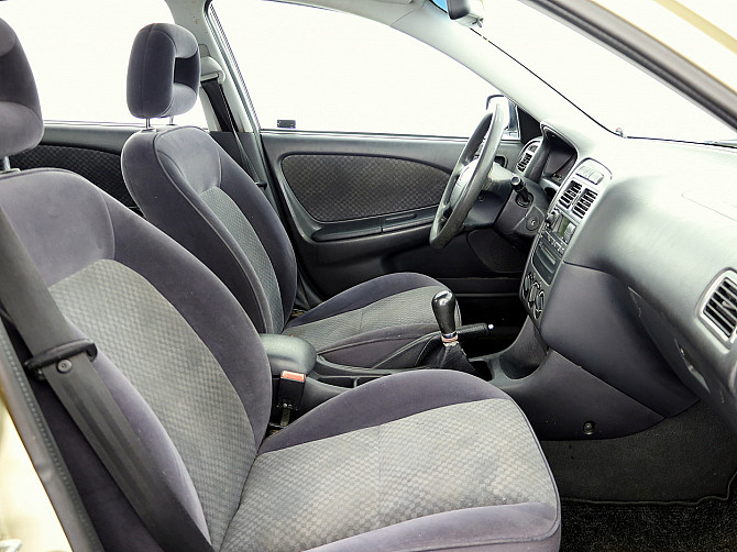 Toyota Avensis Linea Sol A-C 1.6 81kW Таллин - изображение 6