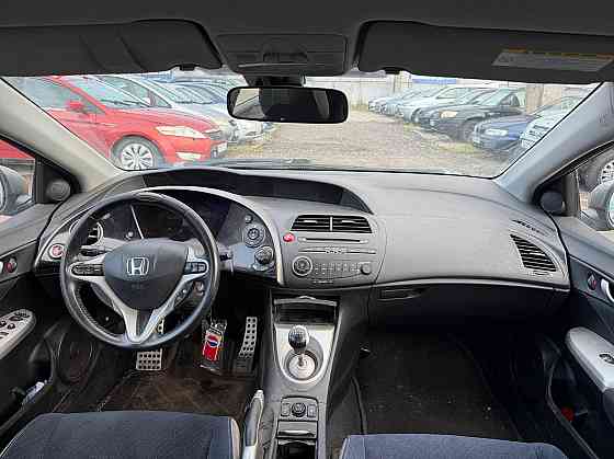 Honda Civic Elegance 1.8 103kW Tallina