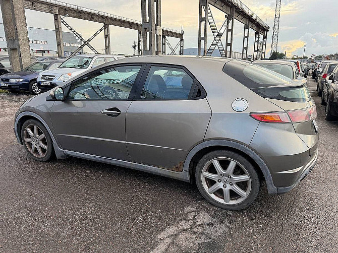 Honda Civic Elegance 1.8 103kW Tallina - foto 4