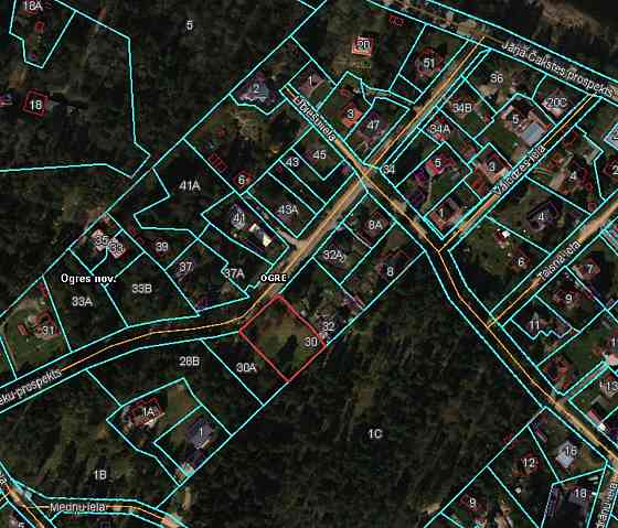 Pārdod izlīdzinātu taisnstūra zemesgabalu  1620 m2 Pārogrē privātmājas būvniecībai. Zemesgabals atro Ogre un novads