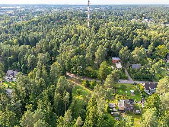 Pārdod izlīdzinātu taisnstūra zemesgabalu  1620 m2 Pārogrē privātmājas būvniecībai. Zemesgabals atro Ogre un novads