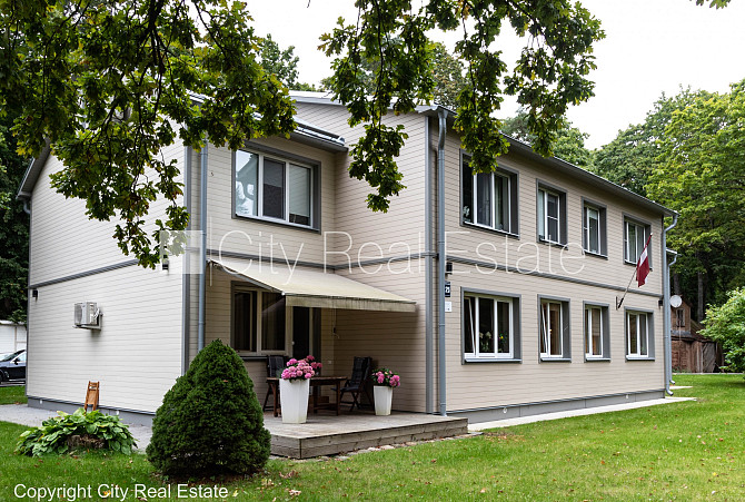 Renovēta māja, slēgts pagalms, iežogota teritorija, vieta automašīnai, kāpņu telpa pēc Jūrmala - foto 19