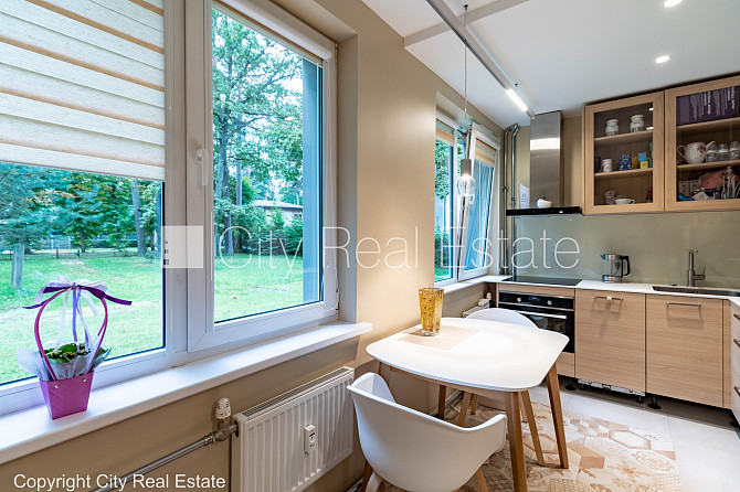 Renovēta māja, slēgts pagalms, iežogota teritorija, vieta automašīnai, kāpņu telpa pēc Jūrmala - foto 4