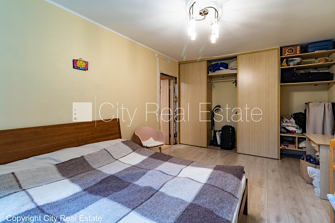 Renovēta māja, slēgts pagalms, iežogota teritorija, vieta automašīnai, kāpņu telpa pēc Jūrmala - foto 10