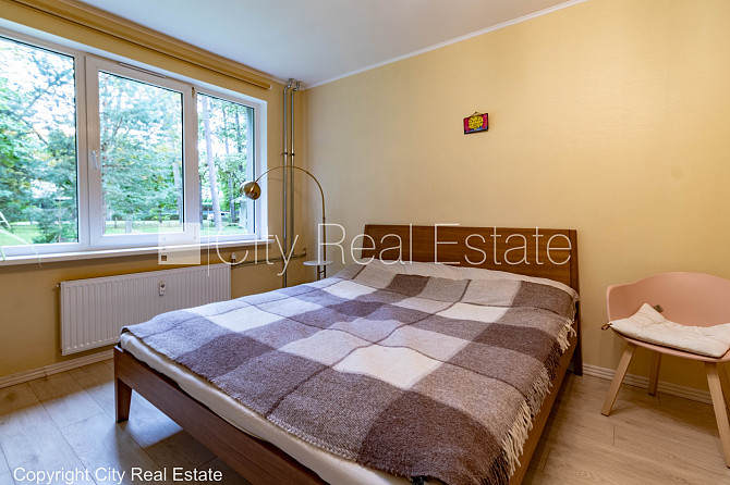 Renovēta māja, slēgts pagalms, iežogota teritorija, vieta automašīnai, kāpņu telpa pēc Jūrmala - foto 9