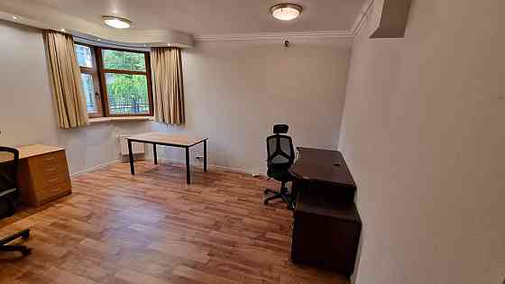 Izīrē darba telpu Rīgā, Teikā. Ērta un lieliski izplānota 19 m² telpa ilgtermiņa nomai. Lieliska... Rīga