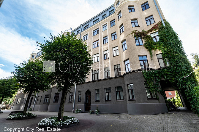 Projekts - Pulkveža Nams, pagalma ēka, renovēta māja, labiekārtota apzaļumota teritorija, Rīga - foto 1