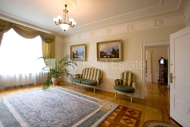 Zeme īpašumā, fasādes māja, renovēta māja, mainīts Jumta segums, labiekārtota apzaļumota Rīga - foto 15