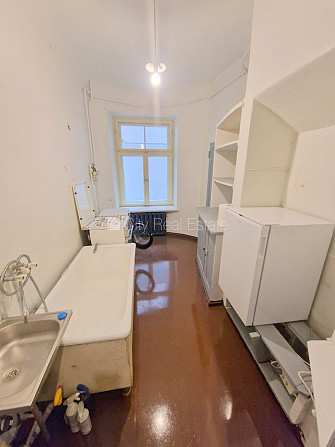 Zeme īpašumā, fasādes māja, slēgts pagalms, ieeja no ielas un pagalma, beletāža, kāpņu Rīga - foto 13