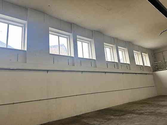 Сдаются в аренду отапливаемые помещения общей площадью 965 м² (405 м² на 1-м этаже + 560 м² на... Rīga