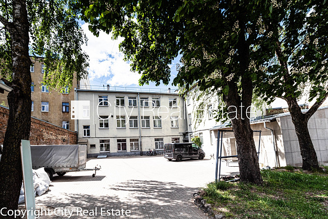 Pagalma ēka, labiekārtots apzaļumots pagalms, slēgts pagalms, slēgta teritorija, iespēja Rīga - foto 19