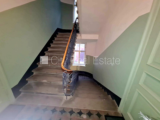 Fasādes māja, renovēta māja, ieeja no ielas, logi vērsti mājas abās pusēs, istabas Rīga - foto 18