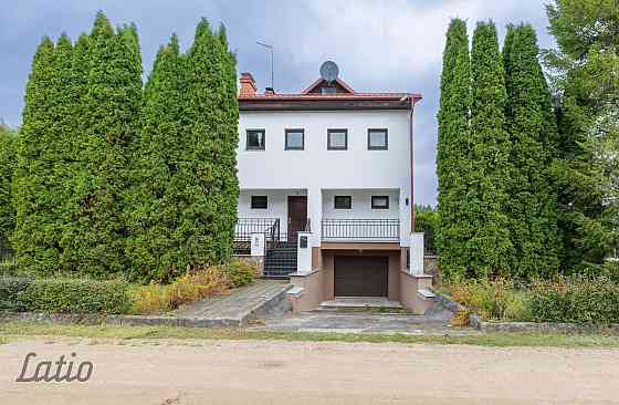 Pārdod māju Daugavpilī, Ruģeļu apkaimē, Zaļajā ielā 27.
Lieliska iespēja ģimenei, kas meklē sakoptu  Рига
