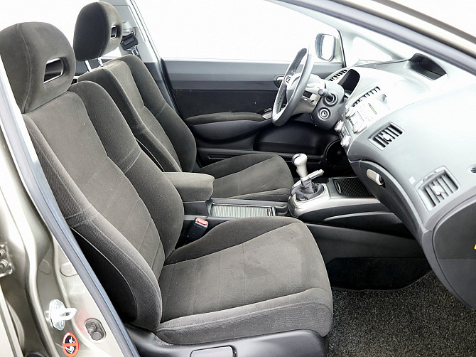 Honda Civic Elegance 1.8 103kW Tallina - foto 6