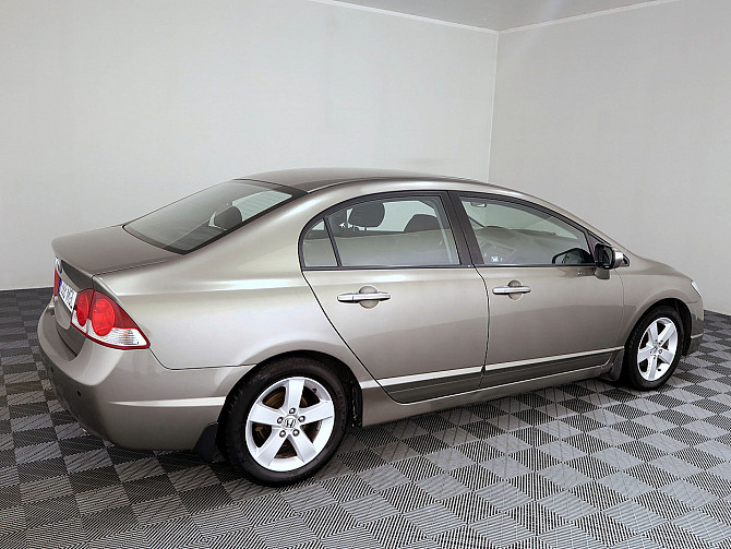 Honda Civic Elegance 1.8 103kW Tallina - foto 3