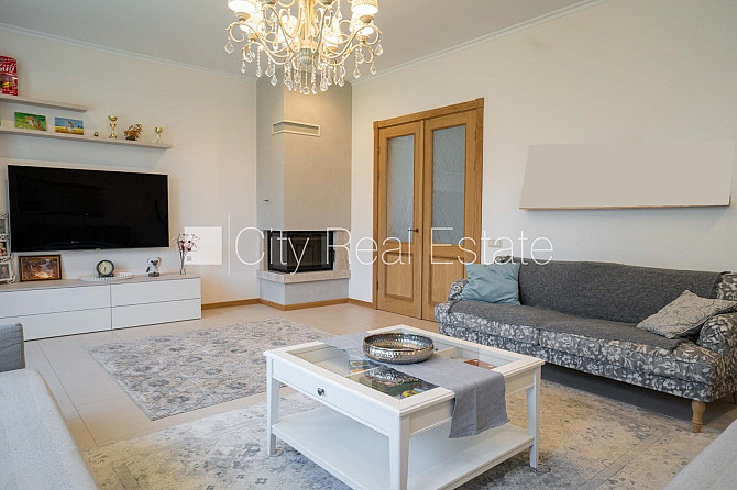 Privātmāja, labiekārtots apzaļumots pagalms, garāža vienai automašīnai, pagalmā bērnu Rīga - foto 7