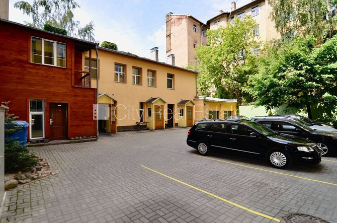 Pagalma māja, renovēta māja, slēgts pagalms, ieeja no pagalma, logi vērsti uz pagalma pusi, Rīga - foto 12