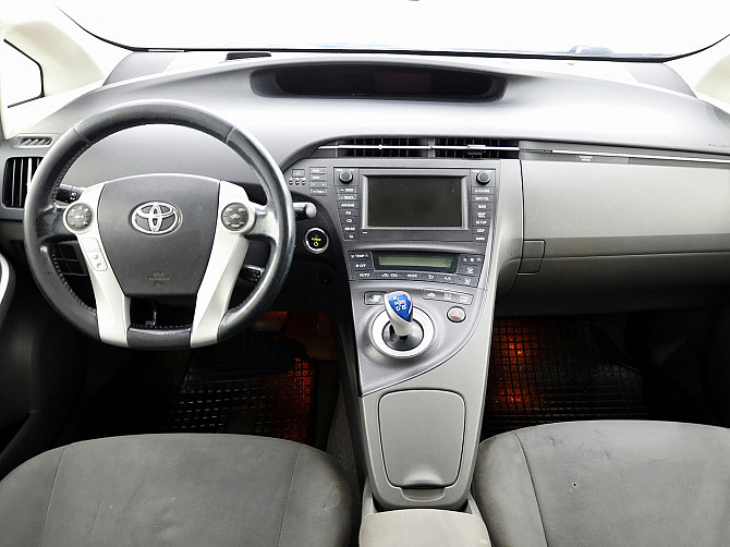 Toyota Prius Linea Sol Facelift 1.8 73kW Tallina - foto 5