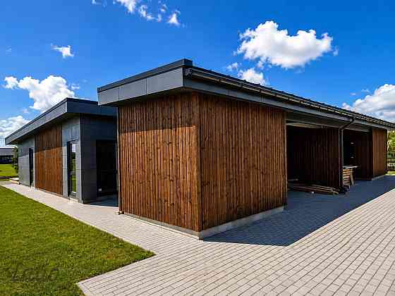 Pārdod mūsdienīgu un energoefektīvu mājokli Ventspilī, Medus ielā 35A
Tiek pārdots pārdomāts un augs Ventspils un novads