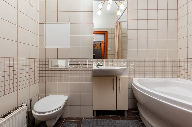 Fasādes māja, labiekārtots apzaļumots pagalms, slēgts pagalms, ieeja no pagalma, beletāža, Rīga - foto 10