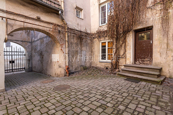 Fasādes māja, labiekārtots apzaļumots pagalms, slēgts pagalms, ieeja no pagalma, beletāža, Rīga - foto 15