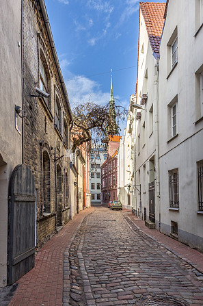 Fasādes māja, labiekārtots apzaļumots pagalms, slēgts pagalms, ieeja no pagalma, beletāža, Rīga - foto 20