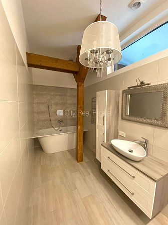 Fasādes māja, ir lifts, kāpņu telpa pēc kapitālā remonta, terase 13 m2, logi vērsti mājas Rīga - foto 7
